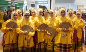 Dekranasda Makassar Tampil Memukau dengan Baju Bodo di Expo Kreatif Andalan 2025