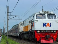 Breaking News: Insiden Stasiun Bekasi Timur, Sejumlah Kereta Jakarta ke Surabaya Terlambat