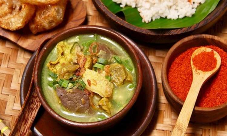 10 Makanan Indonesia Paling Enak 2025