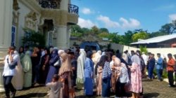 ­Idul Fitri Penuh Berkah, Co Hiu 88 Bagikan Rezeki untuk Anak hingga Tokoh Masyarakat