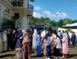 ­Idul Fitri Penuh Berkah, Co Hiu 88 Bagikan Rezeki untuk Anak hingga Tokoh Masyarakat