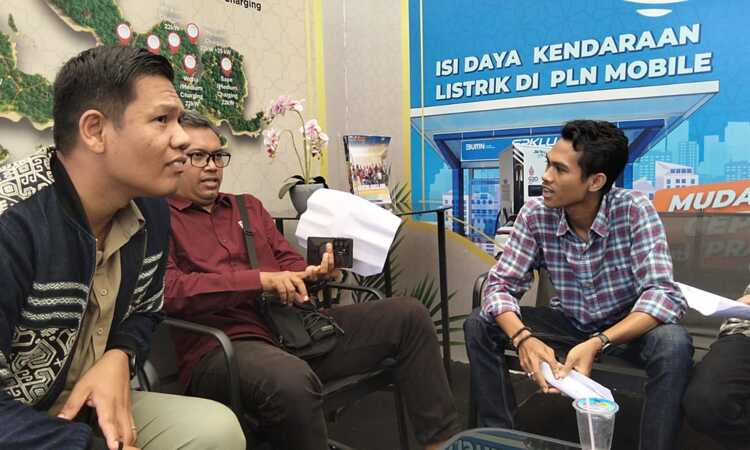 Demo Besar di Kantor PLN UIW NTB, Massa Tuntut Audit Dana CSR dan Program Listrik