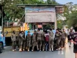 Pemkot Makassar Bongkar 178 Lapak PKL di Mariso, Ada yang Berdiri Sejak Era 70 an